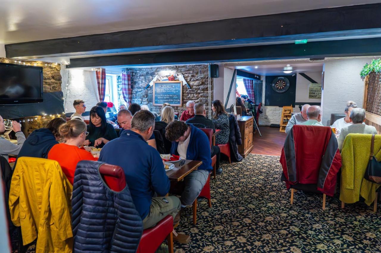 The Cock Hotel Bronllys Eksteriør bilde